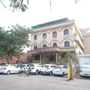 taj-plaza-hotel.agrahotelsindia.net/